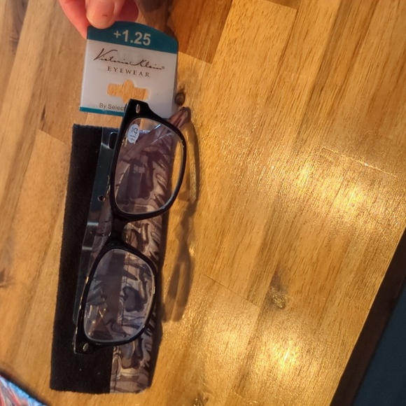 NWT Victoria Klein eyewear +1.25 readers - Picture 4 of 13
